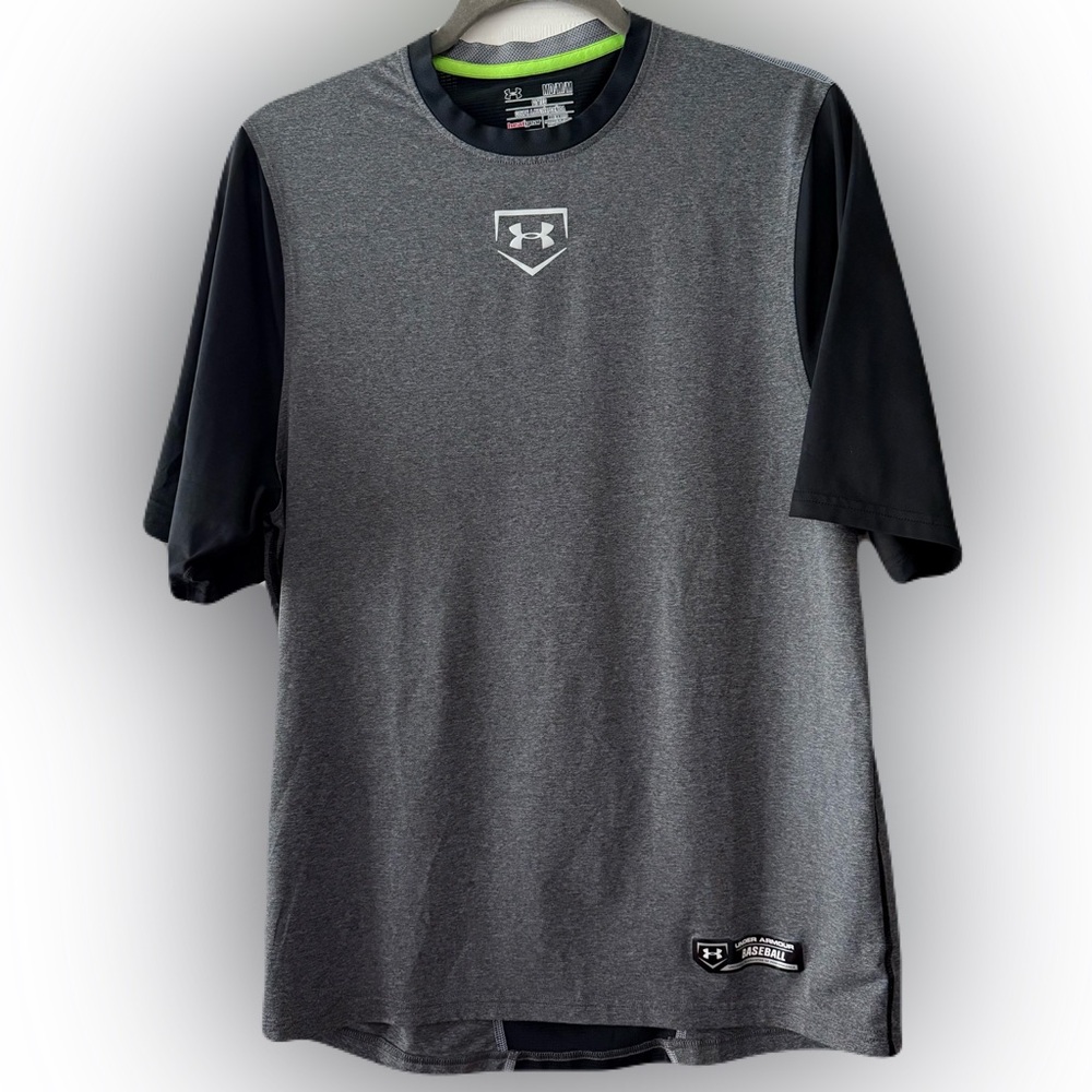 Under Armour Men's Charcoal and Black Tee